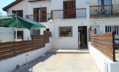 2 bedroom unfurnished maisonette for sale in Chloraka