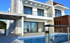 Spacious 4 bedroom villa with swimming pool for sale in Tala