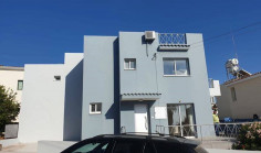 Spacious 4 bedroom villa with swimming pool for sale in Konia