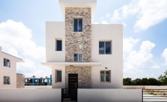 3 bedroom villa with swimming pool for sale in Chloraka