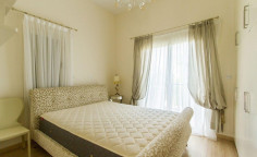 Spacious 5 bedroom house with swimming pool for sale in Agios Tychonas