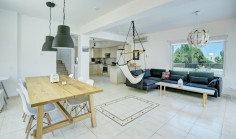 Large 3 bedroom house with swimming pool for sale in Pernera