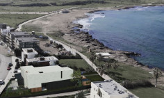 Large 4 bedroom house with swimming pool for sale in Kato Paphos