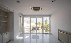 Beautiful 3 bedroom house with swimming pool for sale in Strovolos