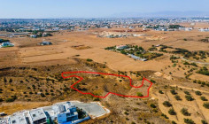 Large residential 6606 m2 for sale in Tseri, Nicosia