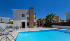3 bedrooms house with swimming pool for sale in Agia Thekla