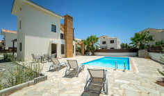 3 bedrooms house with swimming pool for sale in Agia Thekla