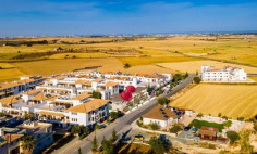 Luxury 4 bedroom house with swimming pool for sale in Tersefanou
