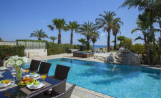 Spacious 4 bedrooms house with swimming pool for sale in Kapparis