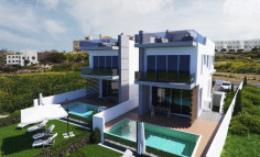 Large 4 bedroom house with swimming pool for sale in Kissonerga