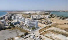 Beautiful 3 bedroom penthouse for sale in Mackenzie Beach