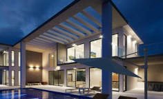 Large 4 bed house with swimming pool for sale in Peyia