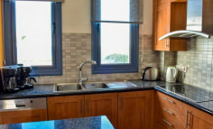 Spacious 5 bedroom house with swimming pool for sale in Agia Thekla