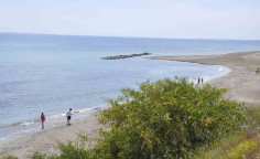 Exclusive beachfront villa in Pervolia with spectacular views and near Larnaca airport and amenities