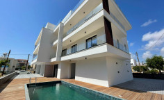 2 bedroom penthouse with swimming pool for sale in Universal