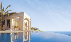 Spacious 4 bedroom unfurnished villa with swimming pool for sale in Kamares