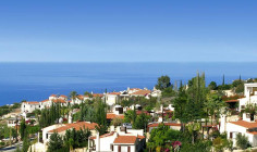 Spacious 4 bedroom unfurnished villa with swimming pool for sale in Kamares