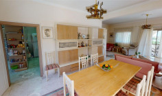 Spacious 3 bedroom villa for sale in Coral Bay