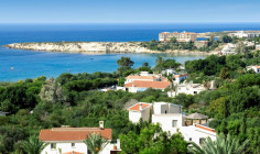 Spacious 3 bedroom villa for sale in Coral Bay