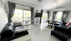 4 bedroom furnished bungalow with swimming pool to rent in Peyia
