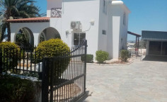 Spacious 3 bedrooms house for sale in Chloraka