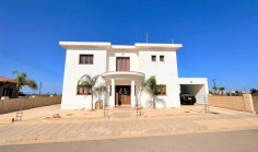 4 bedroom house for sale in Frenaros