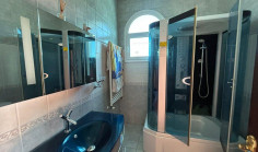 Luxury 5 bedroom house with swimming pool for sale in Mesovounia