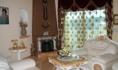Luxury 5 bedroom house with swimming pool for sale in Mesovounia