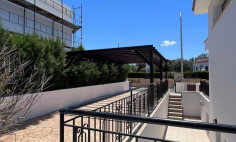 Beautiful 3 bedroom house with swimming pool for sale in Neo Chorio