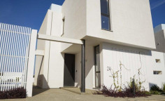 Lovely 4 bedroom house with swimming pool for sale in Pernera
