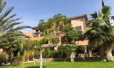 3 bedroom apartment with swimming pool to rent in Universal