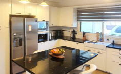 Spacious 3 bed house with swimming pool for sale in Parekklisia