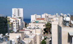 Fully renovated 4 bedroom apartment with sea view - Mackenzie, Larnaca 