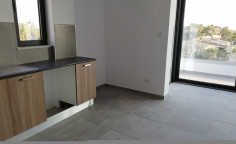 3 bedroom apartment with mountain and sea views 300m from the beach in Dekelia road 
