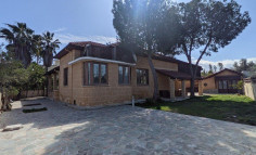 Spacious 4 bedroom house with swimming pool for sale in Ayios Andreas