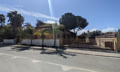 Spacious 4 bedroom house with swimming pool for sale in Ayios Andreas