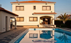 5 bedroom furnished house with swimming pool for sale in Pyla
