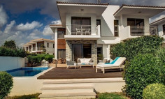 3 bedroom house with swimming pool for sale in Mazotos