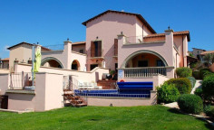Luxury 3 bedroom furnished house with swimming pool for sale in Aphrodite Hills