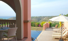 Luxury 3 bedroom furnished house with swimming pool for sale in Aphrodite Hills