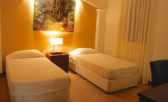 Spacious 3 bedroom furnished house with swimming pool for sale in Aphrodite Hills