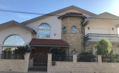 4 bedroom house with swimming pool for sale in Ekali