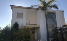 Spacious 4 bedroom house with swimming pool for sale in Ekali