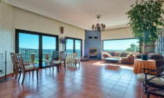 5 bedroom house with swimming pool for sale in Green Area