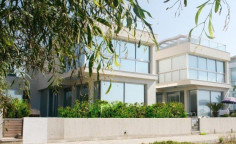 Luxury 4 bedroom house with swimming pool for sale in Pyla