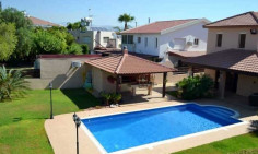 5 bedroom house with swimming pool for sale in Ypsonas