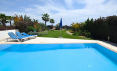 3 bedroom penthouse with swimming pool for sale in Perivolia