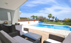 3 bedroom penthouse with swimming pool for sale in Perivolia