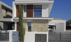 Luxury 4 bedroom house with swimming pool for sale in Dhekelia