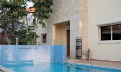 Beautiful 4 bedroom house with swimming pool for sale in Agios Athanasios
